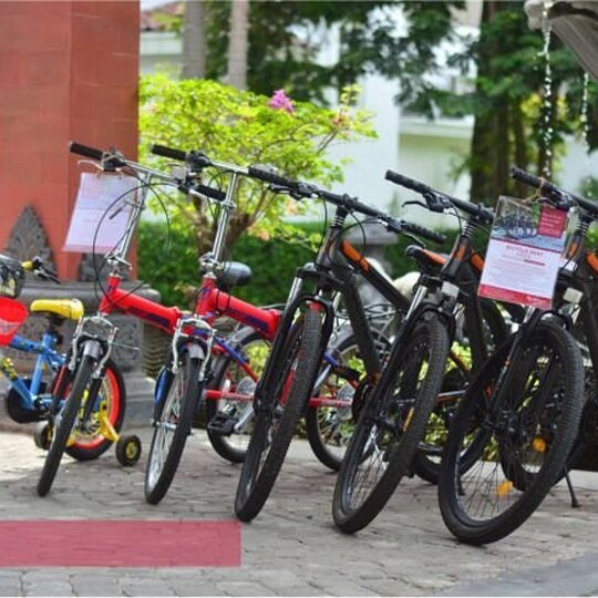 CYCLING AND BECAK LAMPU