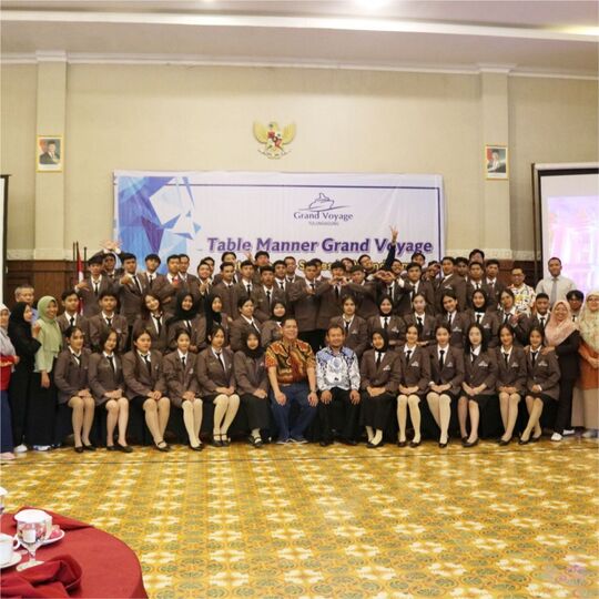 TABLE MANNER RAMADA SUITES SOLO