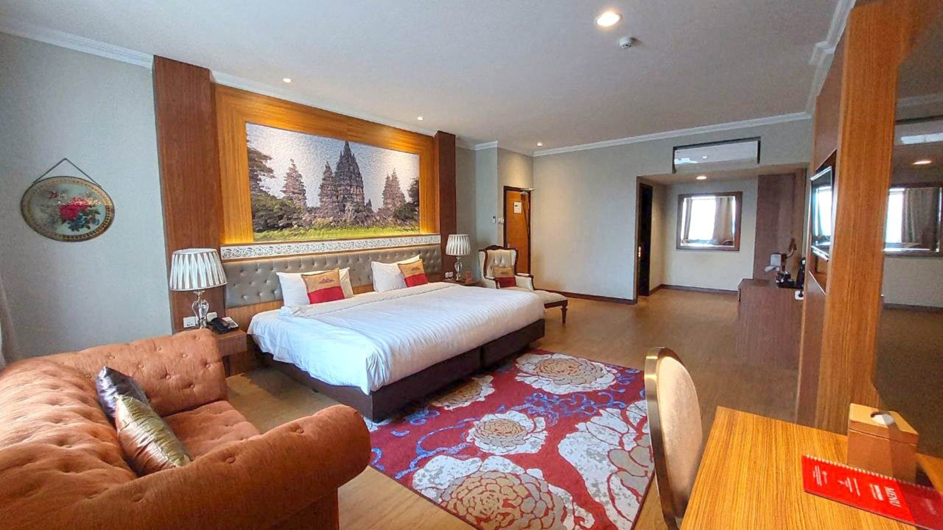 Junior Suite Queen Bed